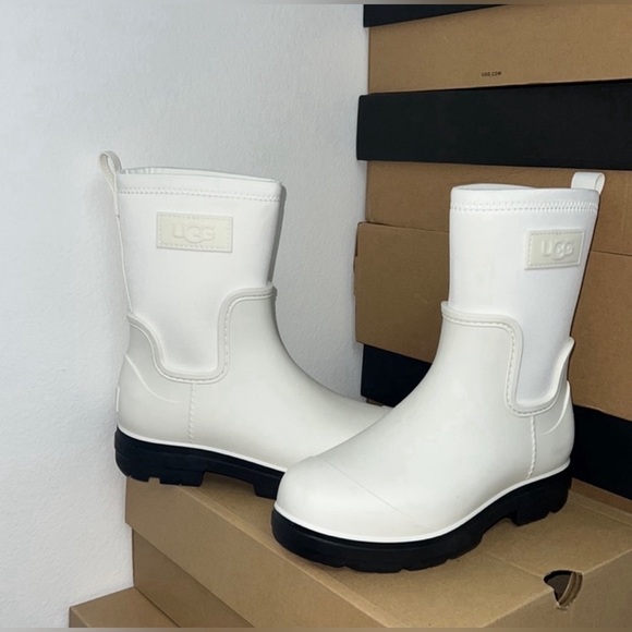 UGG DROPLET MID All Weather Platform Sherpa Lined Boot  OFFERS ALWAYS WELCOME 🤗 - Picture 1 of 4